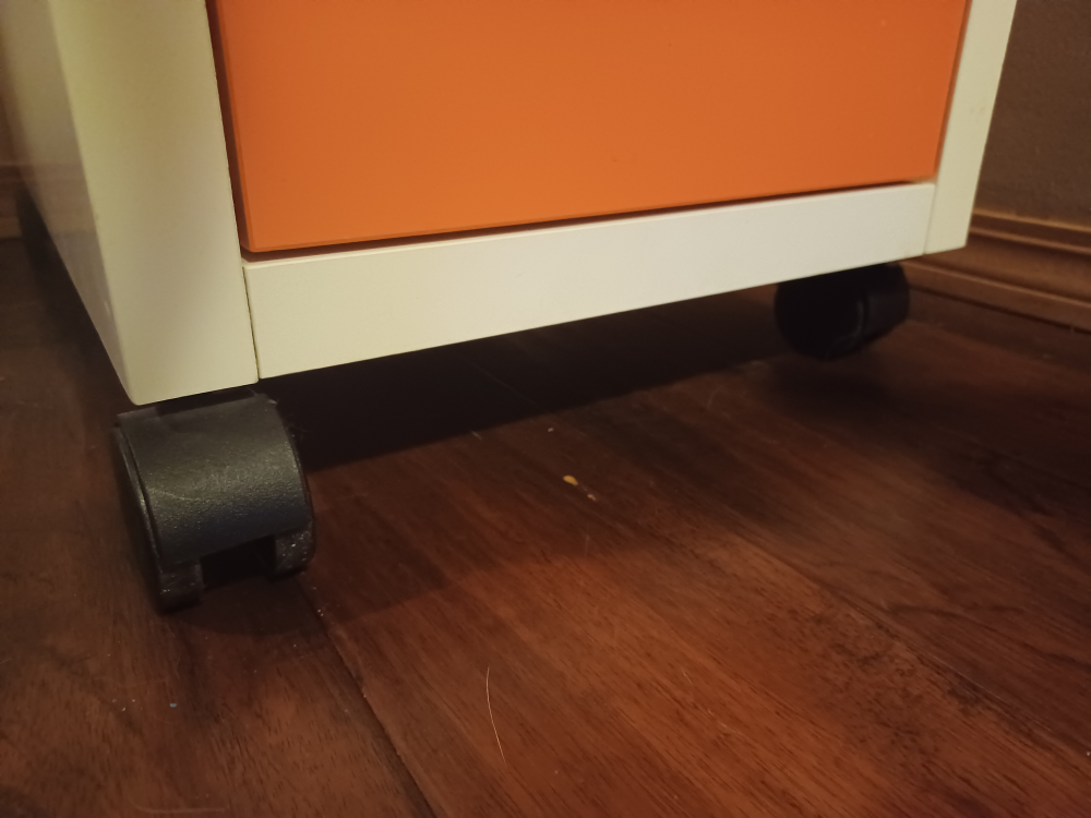 desk drawer. - photo 5