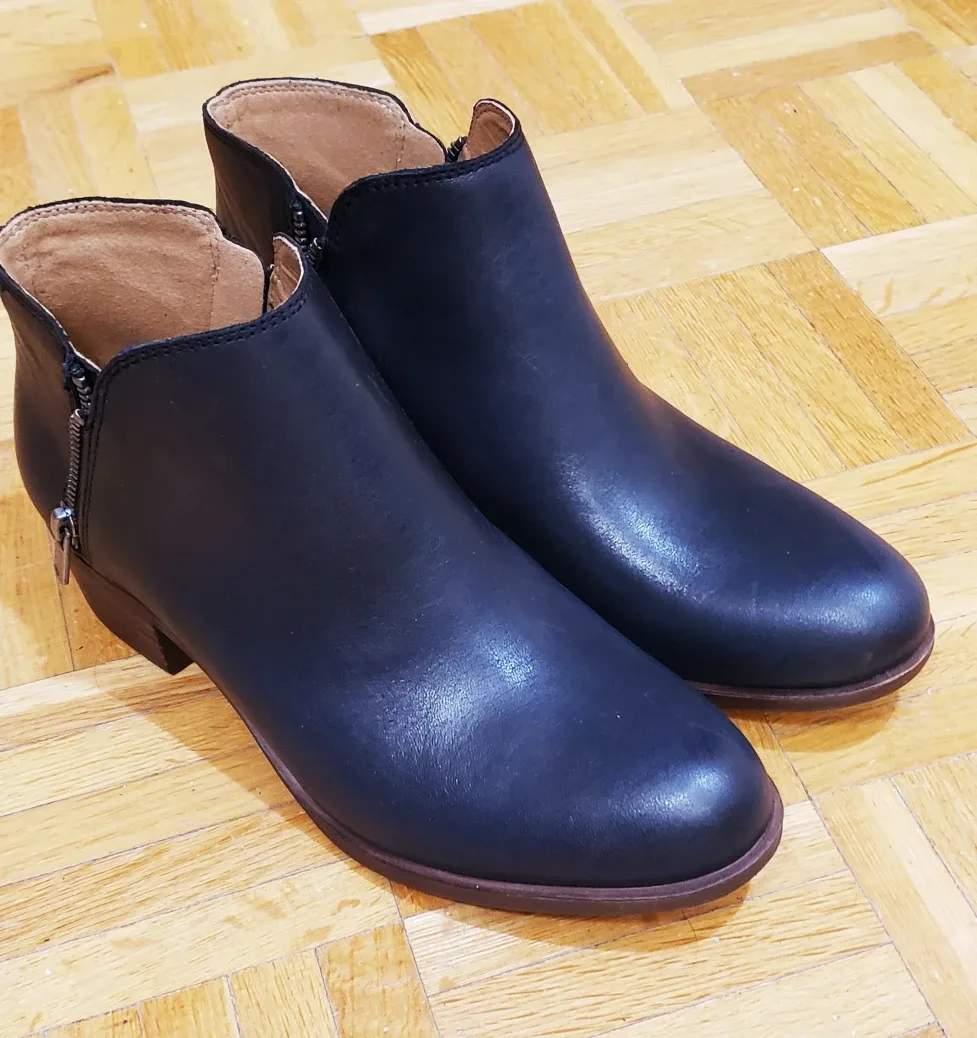 Black Leather  Women's Ankle Boots image indicator(3)