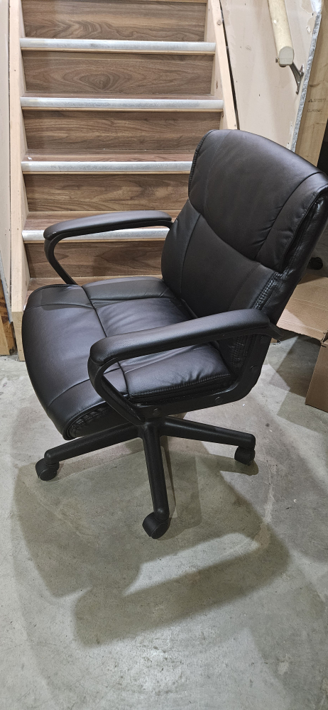 Black Office Chair - photo 4