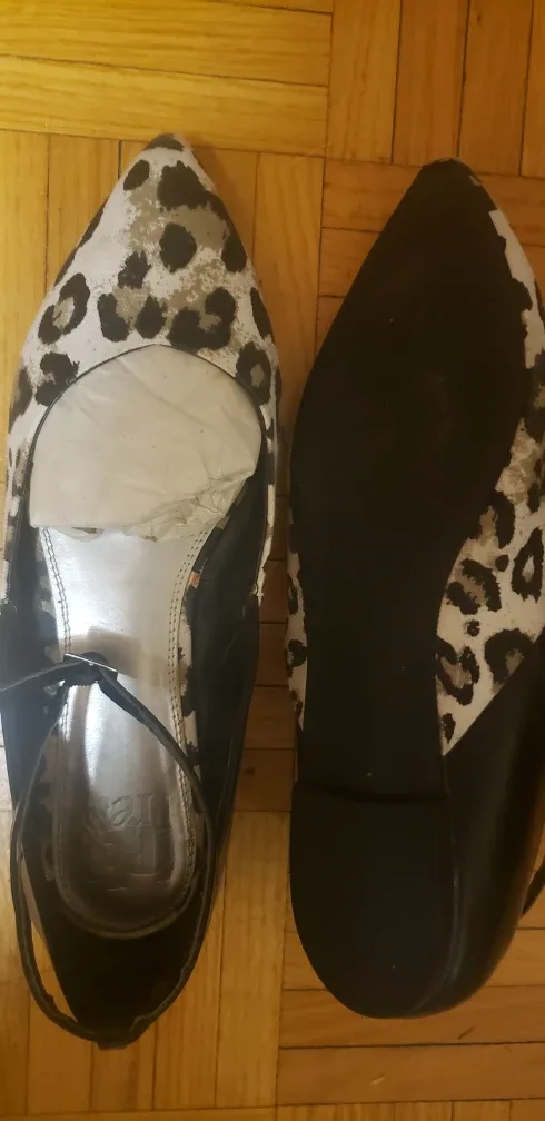 Women's Size 9.5 Leopard Print Ankle Strap Flats image indicator(6)