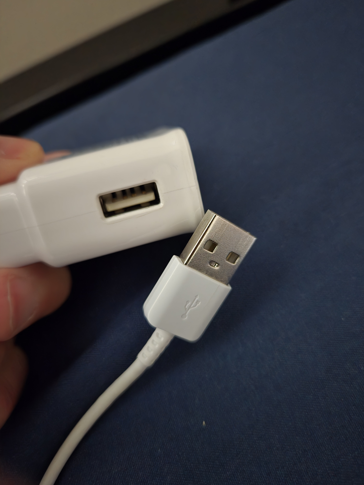 Samsung fast charger 15w  and Ugreen 3 ports USB A - photo 3