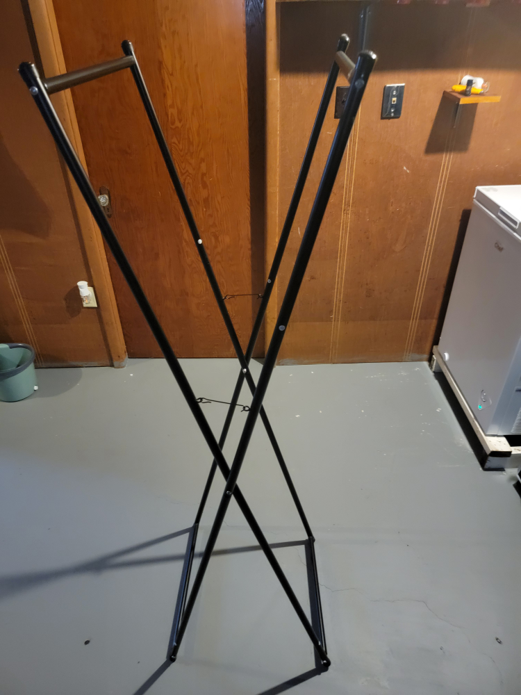clothes hanging rack