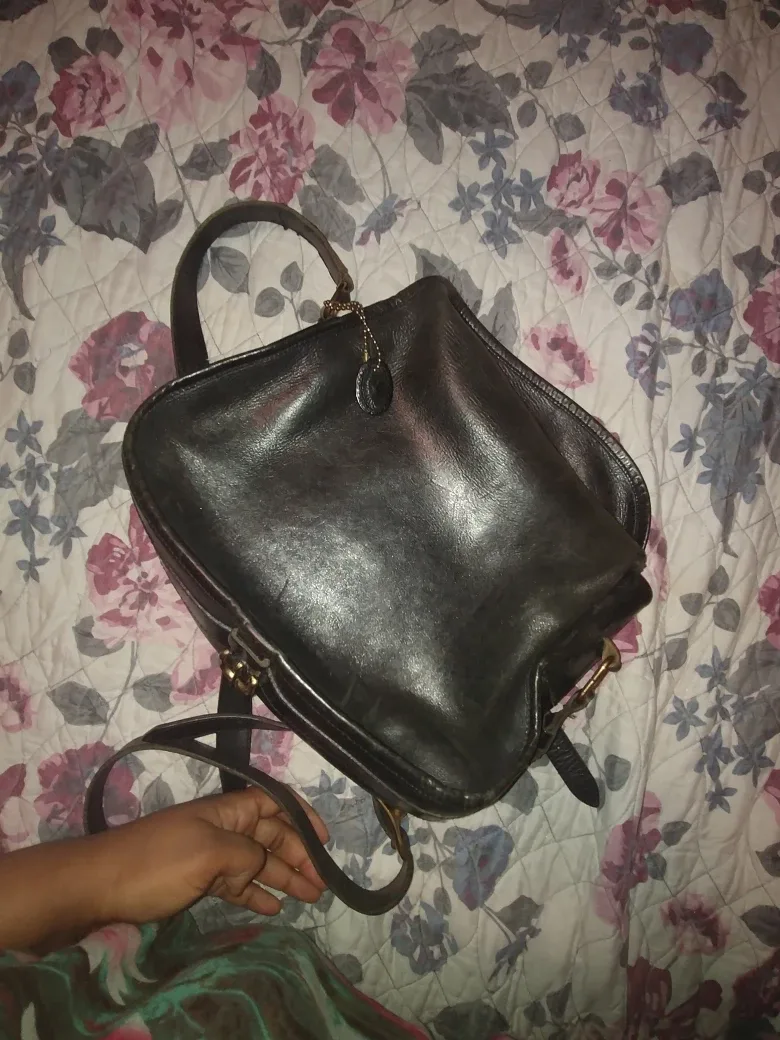 Roots Leather Crossbody image indicator(3)