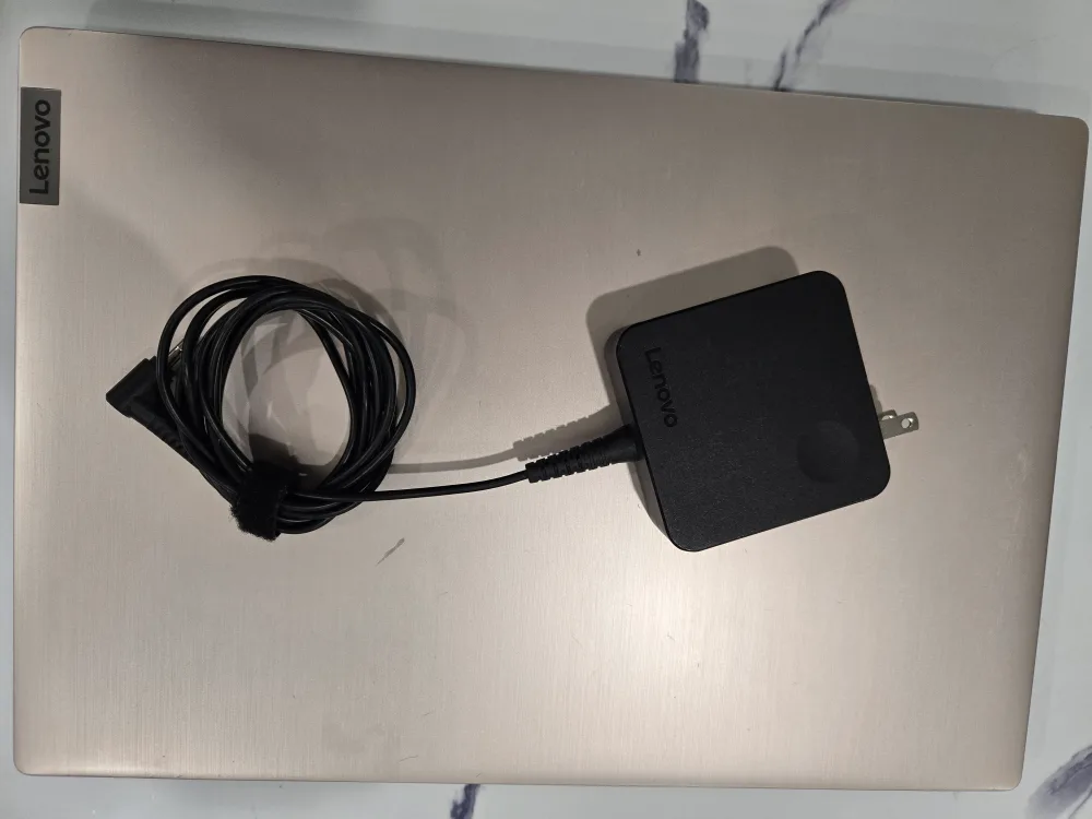 Lenovo IdeaPad 3 laptop screen 15.6 inc; 12 gb RAM; 1TB image indicator(5)