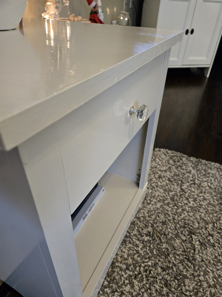 White  Nightstand/End Table - photo 4