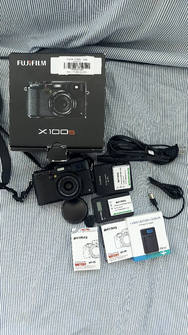 Fujifilm X100S Camera low shutter count image indicator(4)