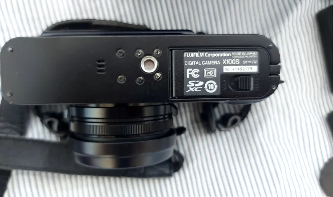 Fujifilm X100S Camera low shutter count image indicator(7)