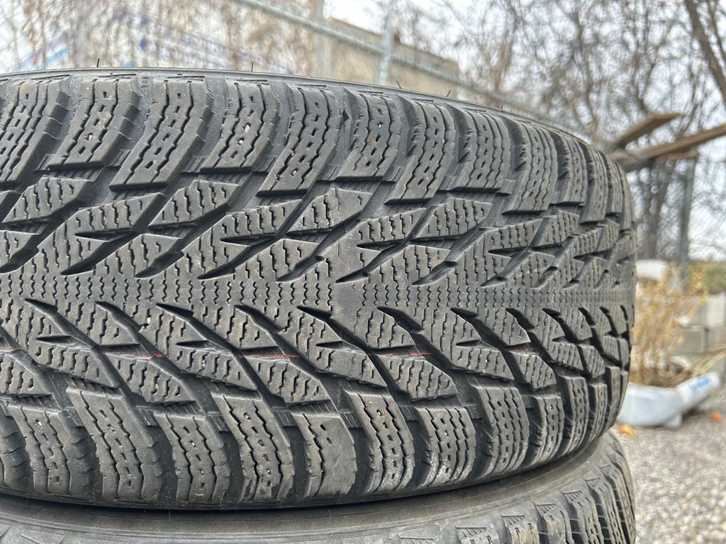 205 55 16  Snow Tires...set of 4 - photo 2