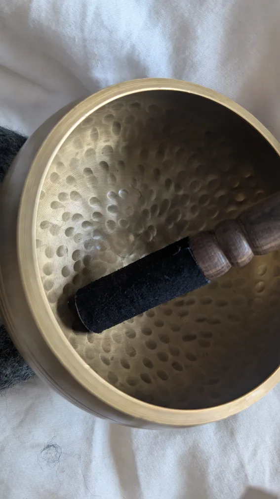 BNIB Halfmoon Brass Singing Bowl Set image indicator(4)