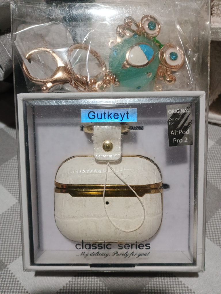 Gutkeyt Airpod Pro 2 Case with Keychain