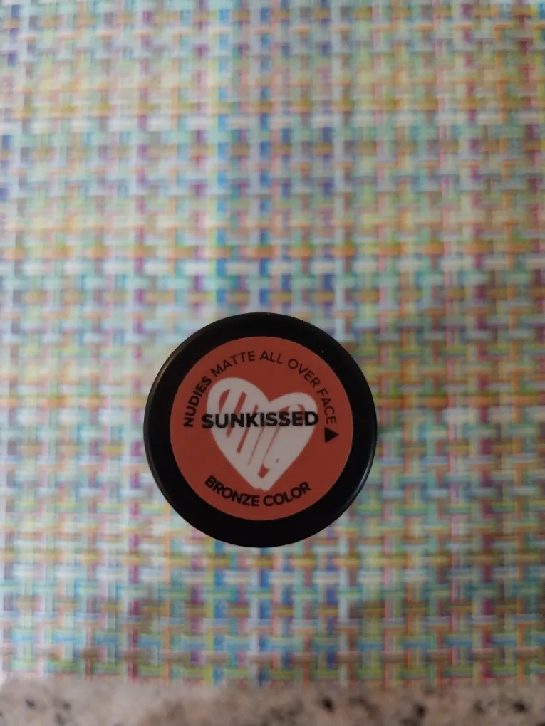 NEW NUDESTIX Nudies Matte All Over Face Bronze Color - Sunkissed image indicator(3)