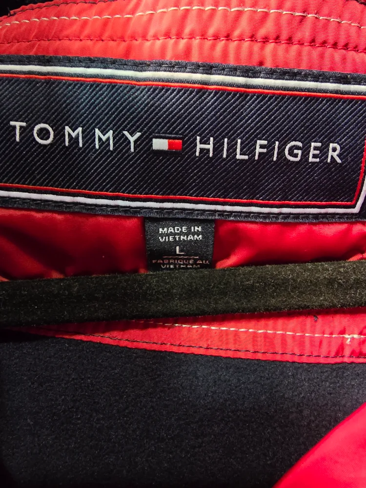 Brabd new Red Tommy Hilfiger Puffer Jacket for Men size L image indicator(8)