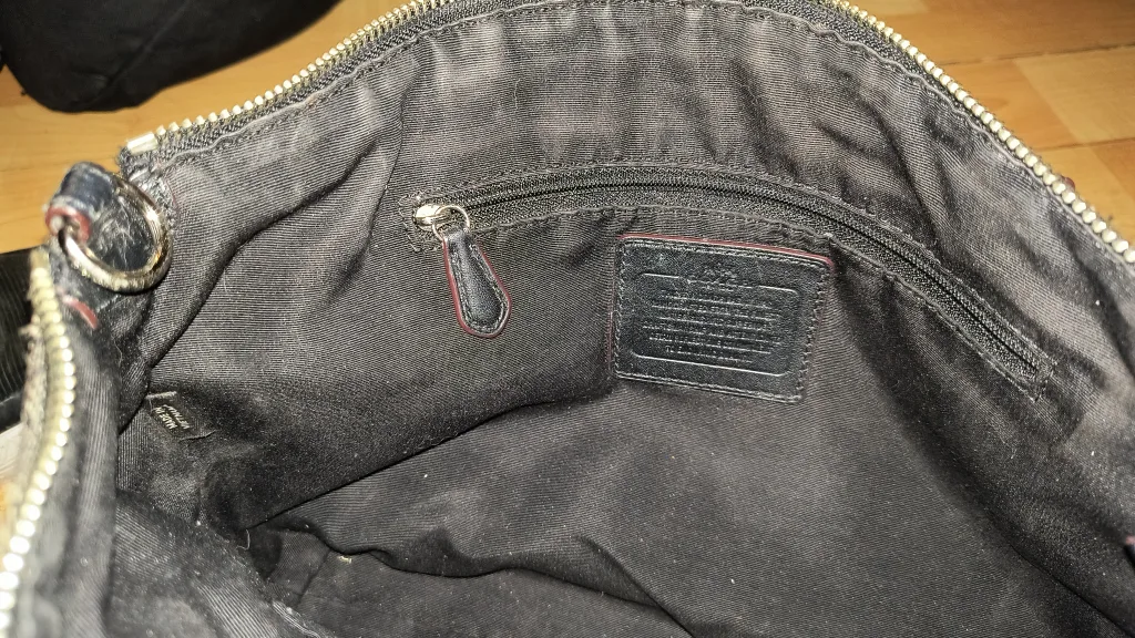 Coach Signature Canvas Tote Bag image indicator(6)