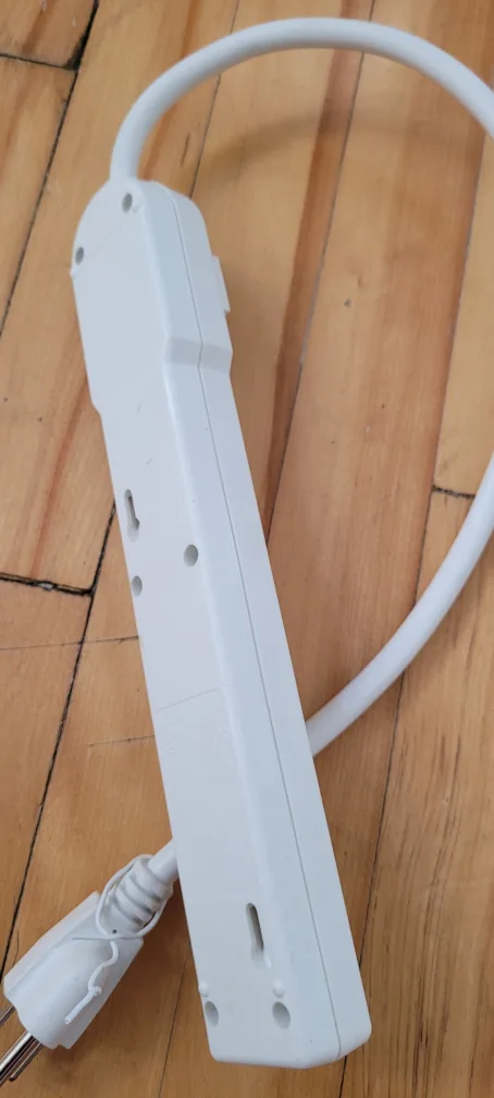 6 Outlet PowerBar image indicator(2)