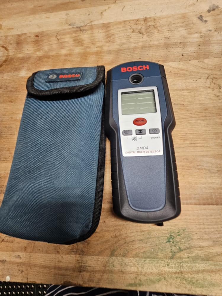 Bosch DMD4 Digital Multi-Detector with Case