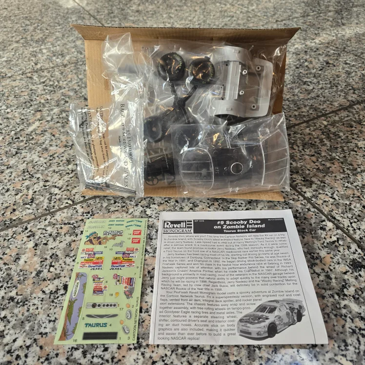 Revell Pro Finish Scooby Doo Jerry Nadeau Zombie Island Nascar image indicator(6)