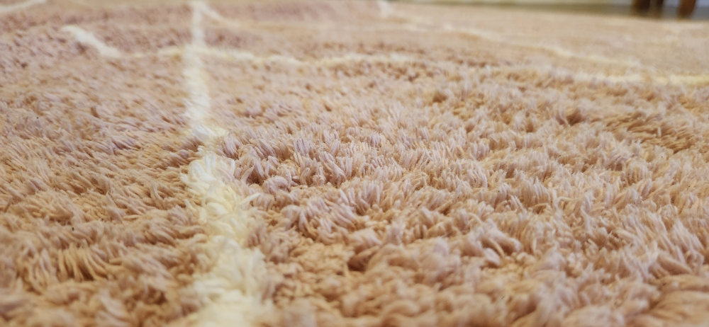 Pink and White Area Rug Bouclair - photo 3