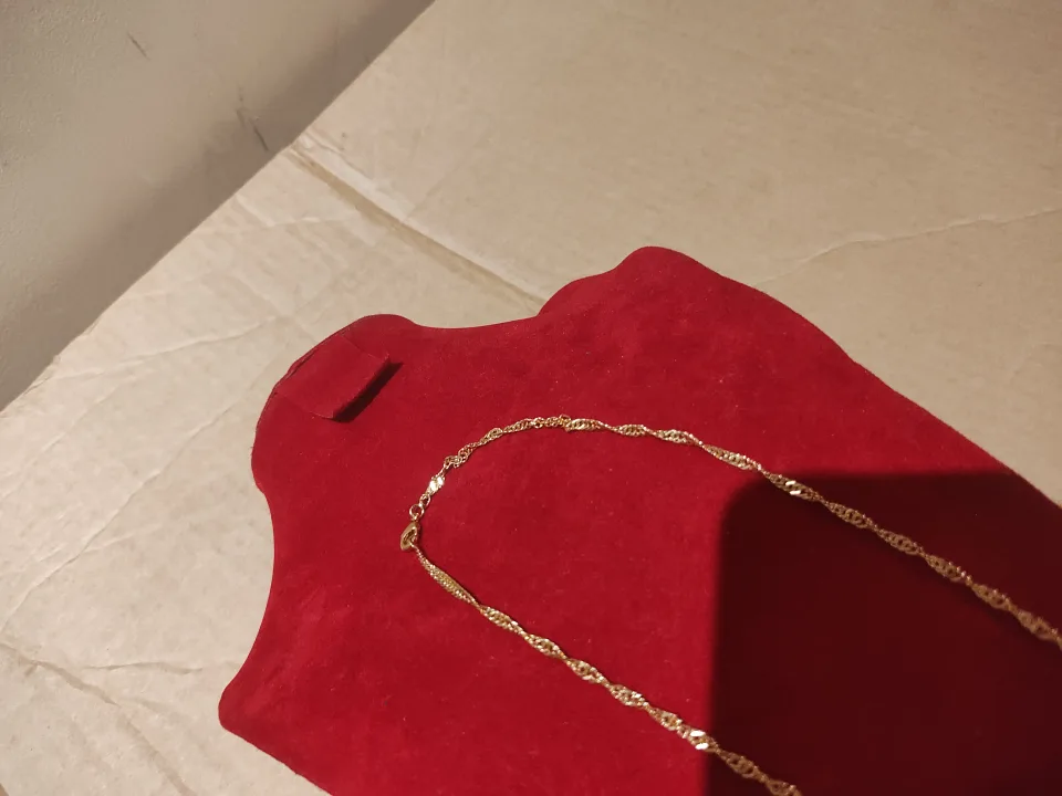 Non Tarnish Twist Rose Gold Chain Necklace image indicator(9)