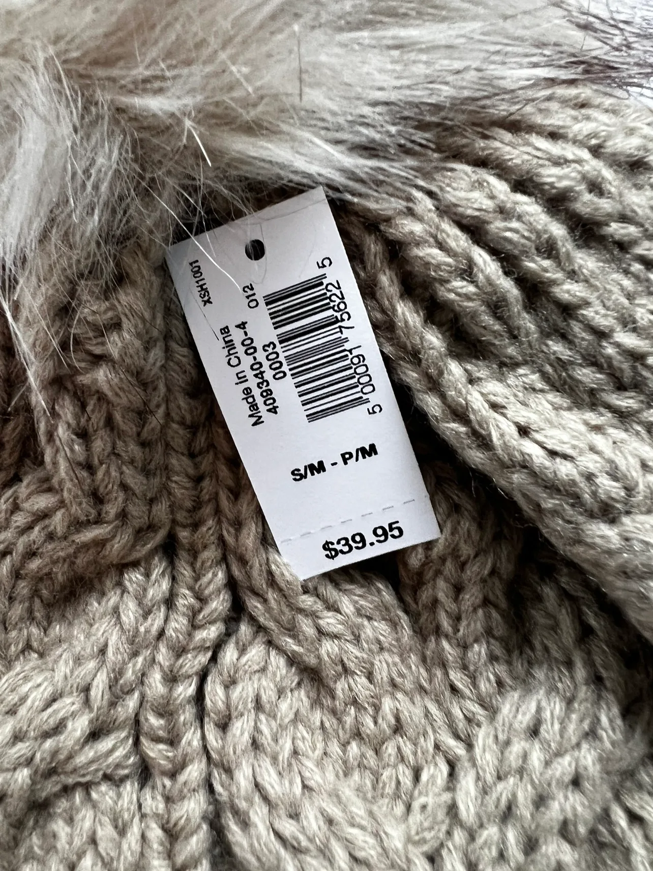 NEW WITH TAGS GAP GIRLS POMPOM HATS image indicator(3)