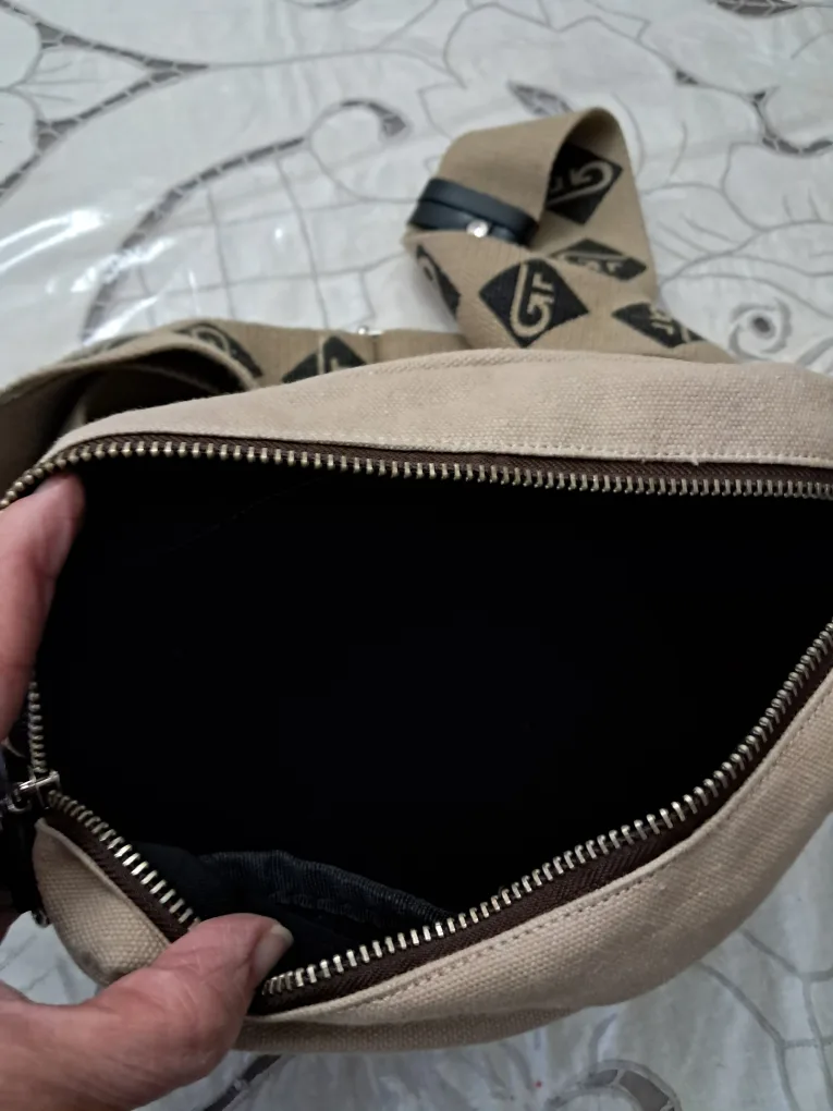 Beige Canvas Crossbody Bag image indicator(5)