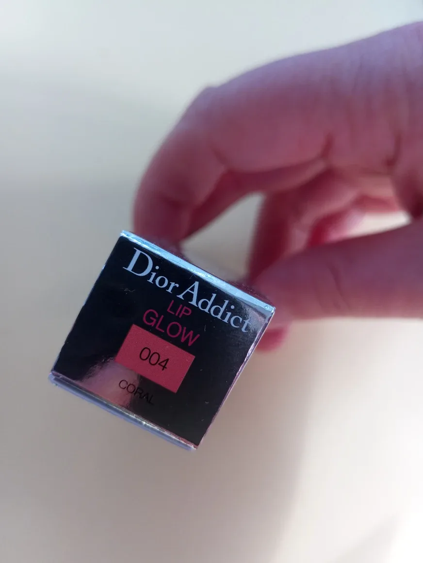 brand new Dior Addict Lip Glow 004 Coral image indicator(3)