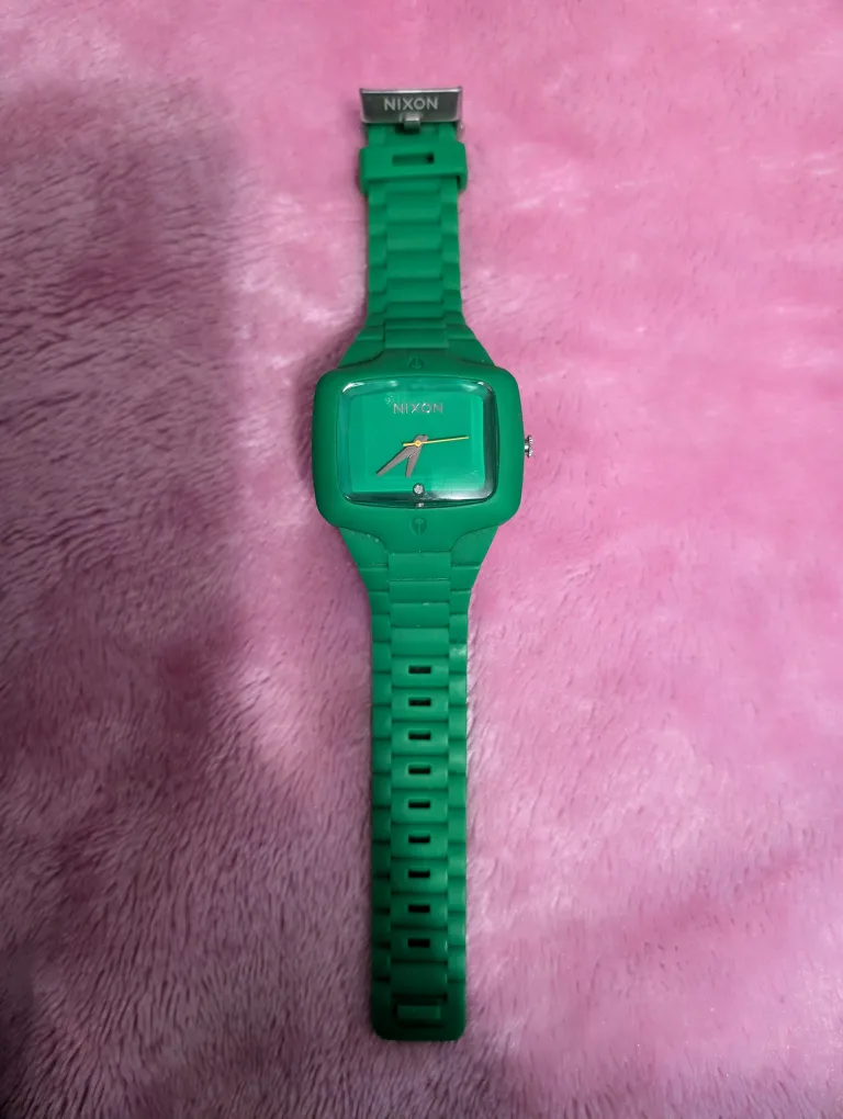 Nixon The Rubber Player Green Watch image indicator(2)