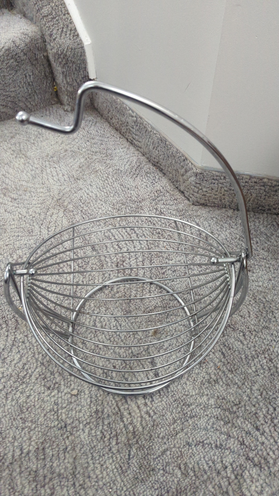 Metal Fruit Basket with Handle