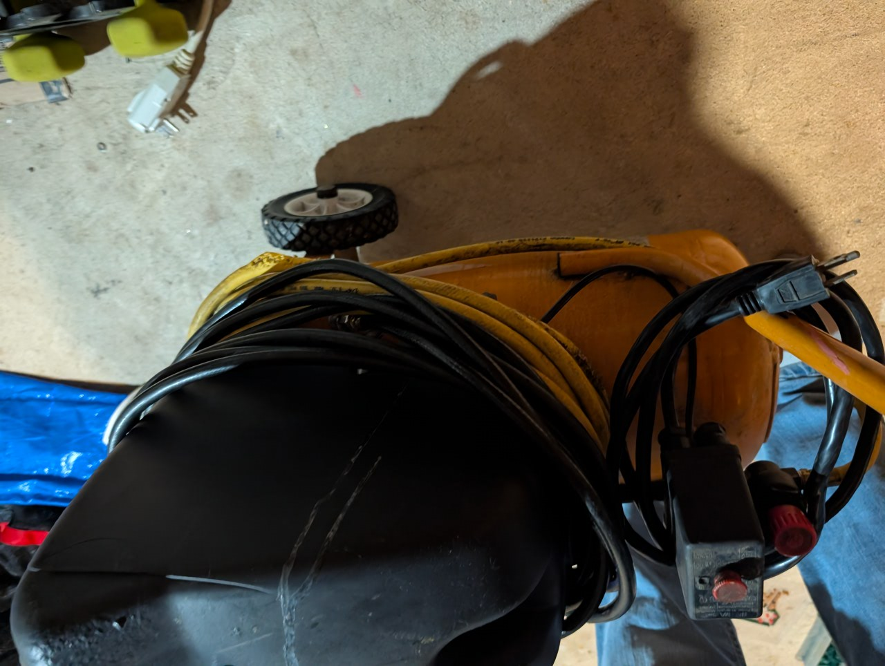 Bostich 1.5HP 6.0 Gallon Air Compressor - photo 4