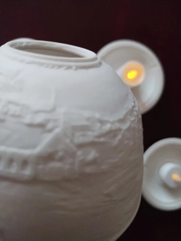 Set of 3 White Porcelain Candle Holders image indicator(5)