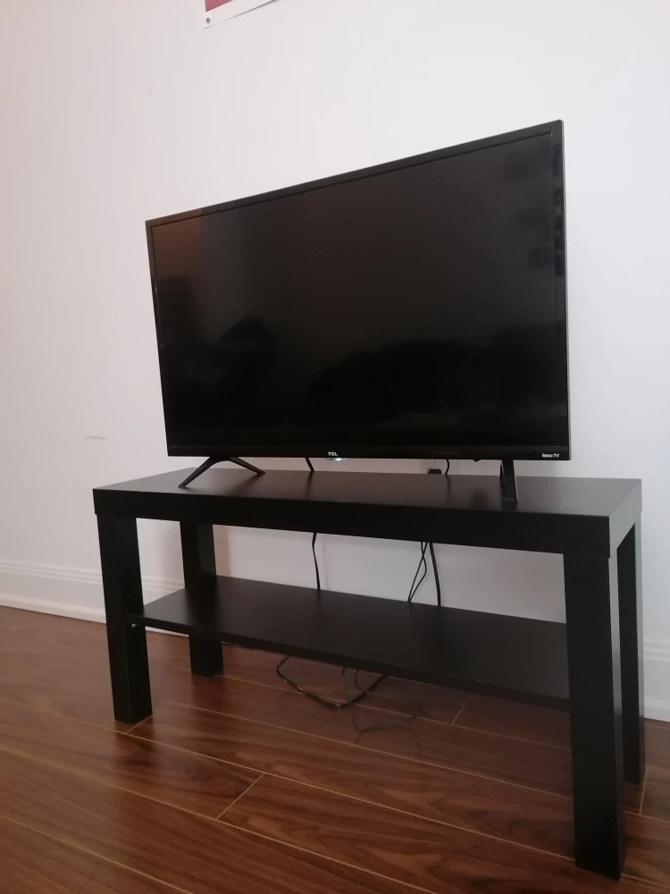 TCL Smart LED TV 32". Gifting the TV stand