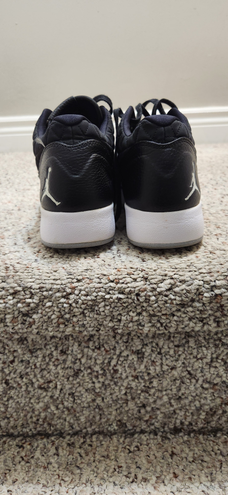 Air Jordan 1 Low Black/White Mens Size 11 - photo 3