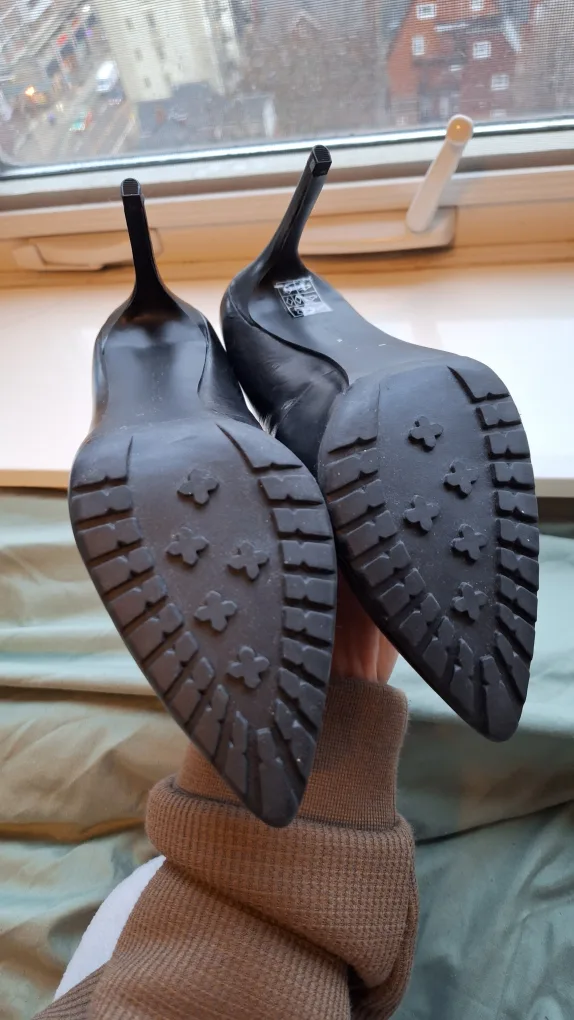 Black Enzo Angiolini Heels size 6.5 image indicator(3)