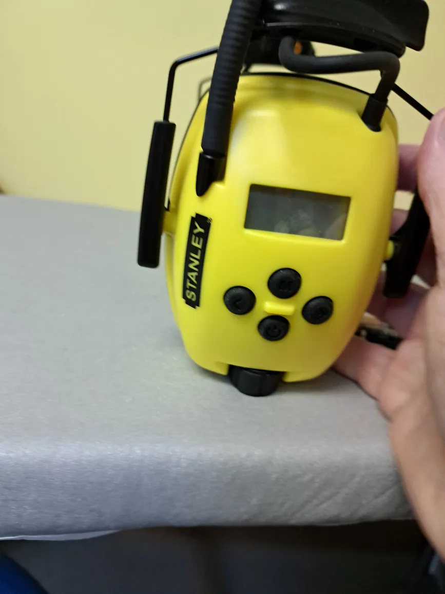 Stanley Radio Headphones image indicator(2)