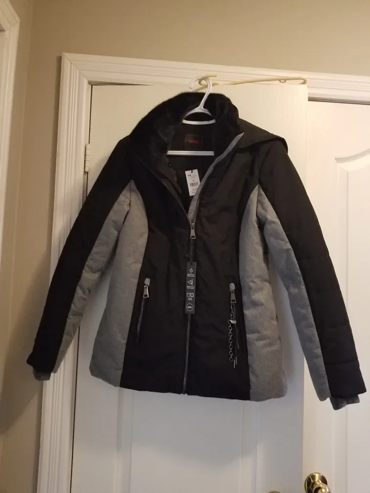 Ladies small winter coat brand new image indicator(2)