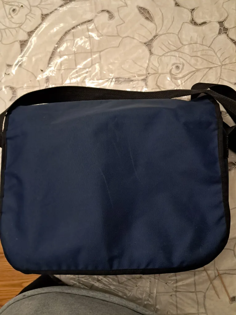 #ThriftyPicks Tommy Hilfiger Messenger Bag image indicator(2)