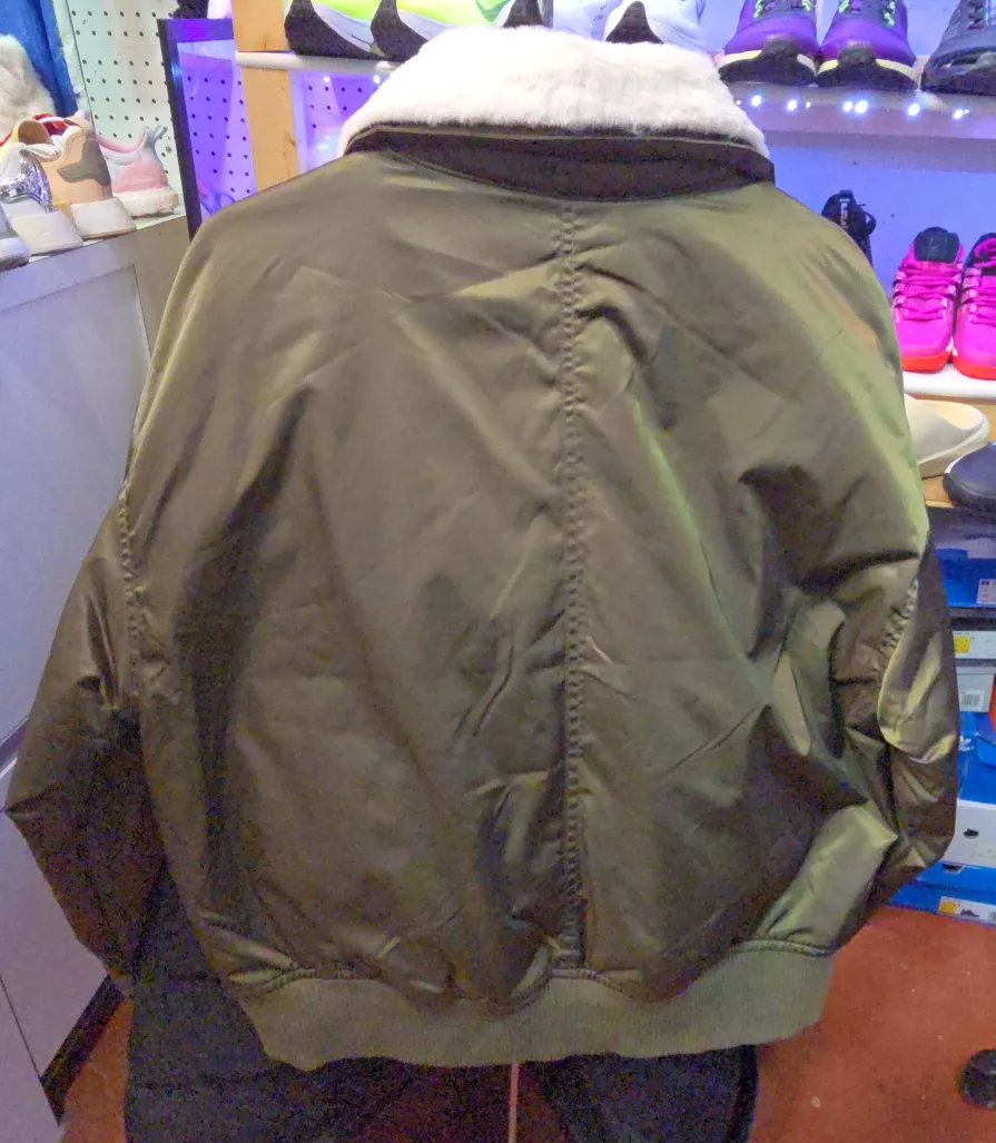 Brand new Universal Thread Green Bomber Jacket with Faux image indicator(6)