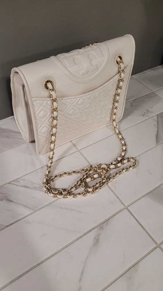 Tory Burch White Quilted Chain Bag image indicator(9)