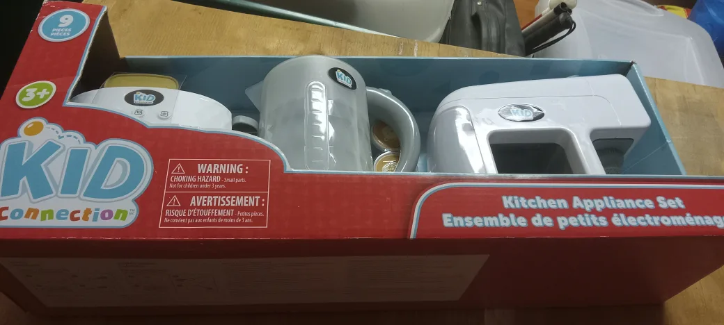 Kid Connection Kitchen Appliance Set Toy image indicator(2)