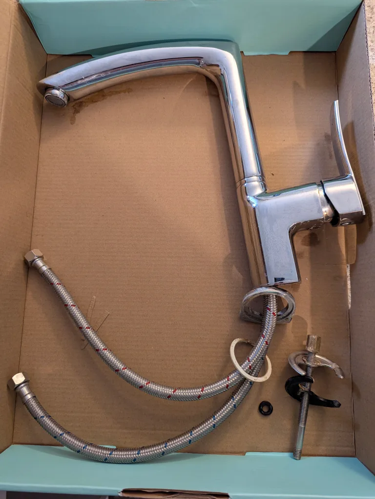 Used Uberhaus Chrome Single Handle Kitchen Faucet thumbnail