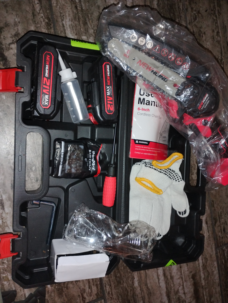 New  Hung 6-Inch Cordless Chainsaw - photo 3