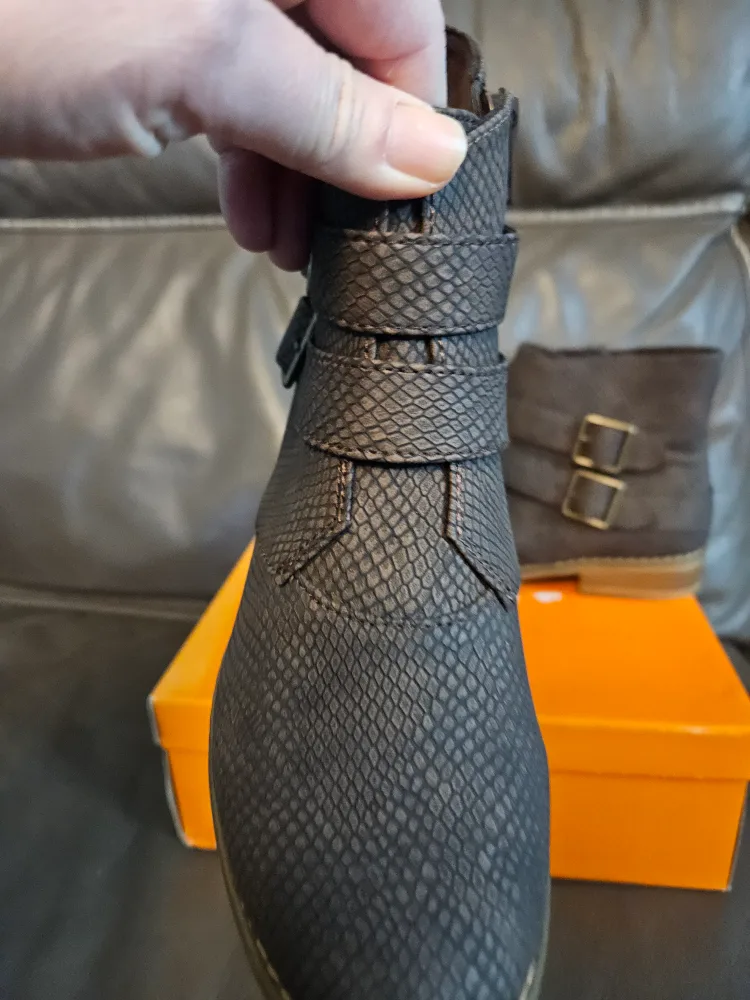 rocket dog women's boots margelsy brown size 7.5 image indicator(3)