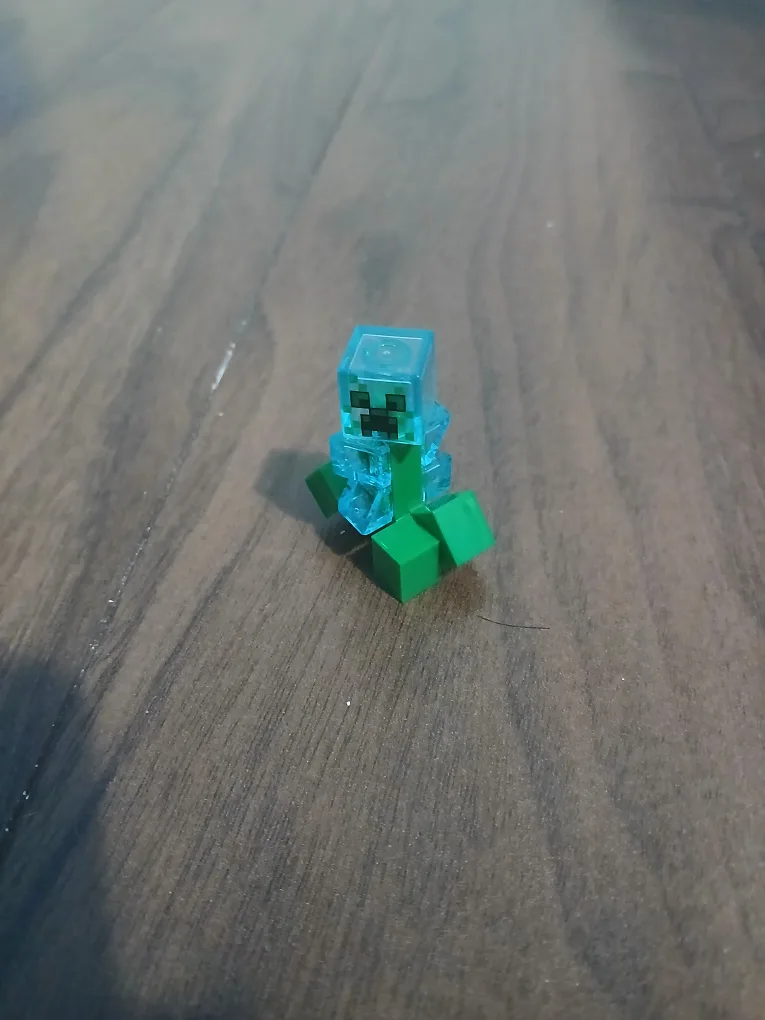 🧡Minecraft rare Lego Charged Creeper Minifigure image indicator(2)