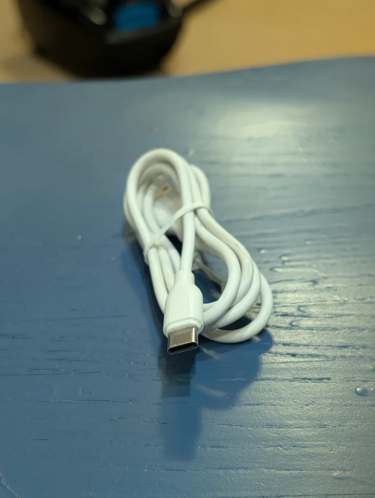 USB-C to USB-A Charging Cable image indicator(2)