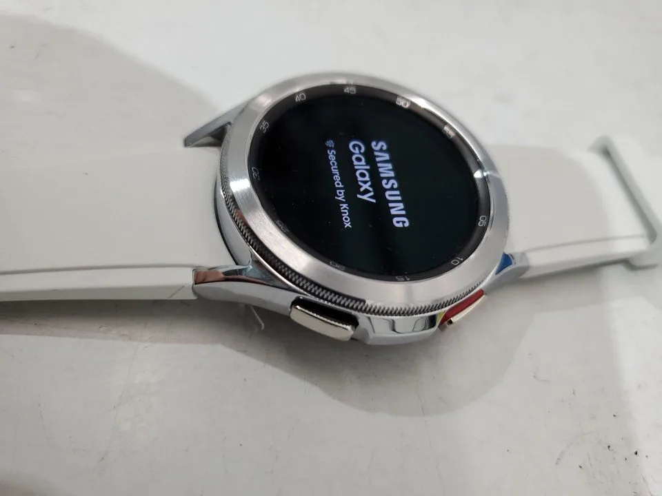 Samsung Galaxy Watch 4 Classic 42mm WiFi + GPS - White image indicator(3)