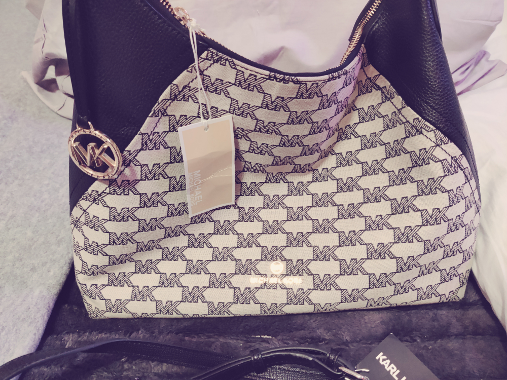 BNWT Michael Kors Designer Handbag - photo 2