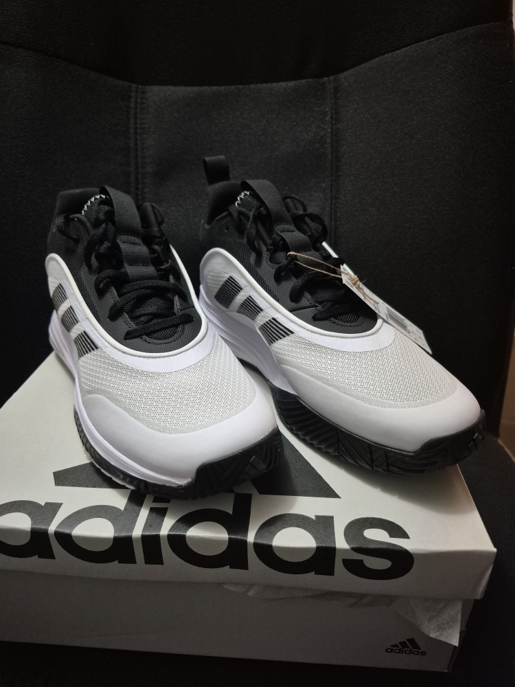 Men's Sz 10 Adidas Own the Game 3 Basketball Shoes