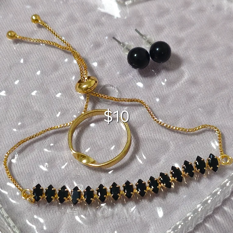 ‼️Hoops/Bracelets/Rings/Earrings/Necklaces/Studs‼️ image indicator(4)