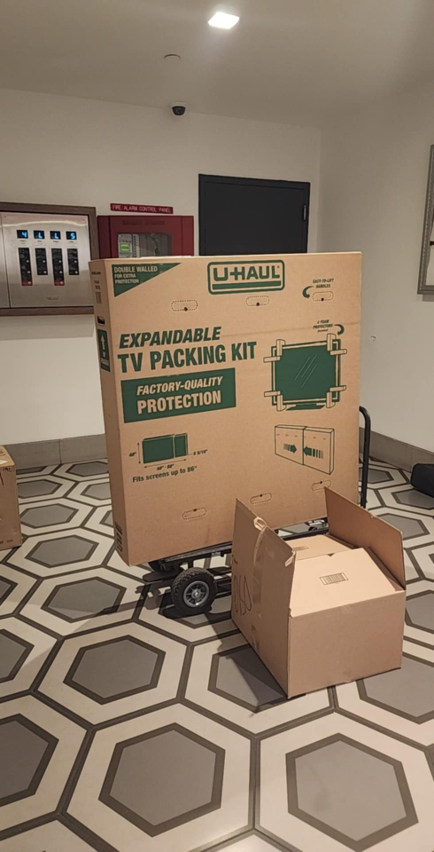 U-Haul Expandable TV Packing box - photo 2