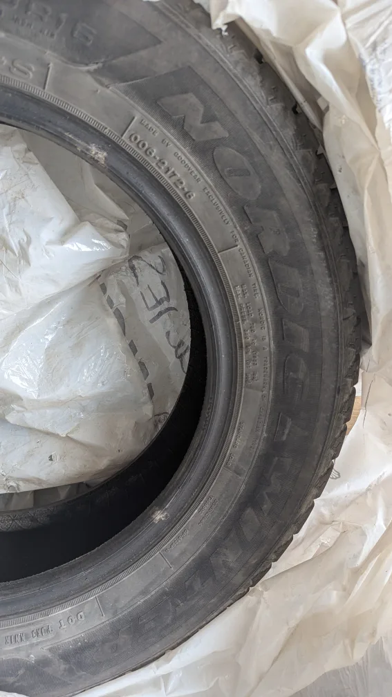 225/60R16 Goodyear nordic Winter Tires image indicator(2)