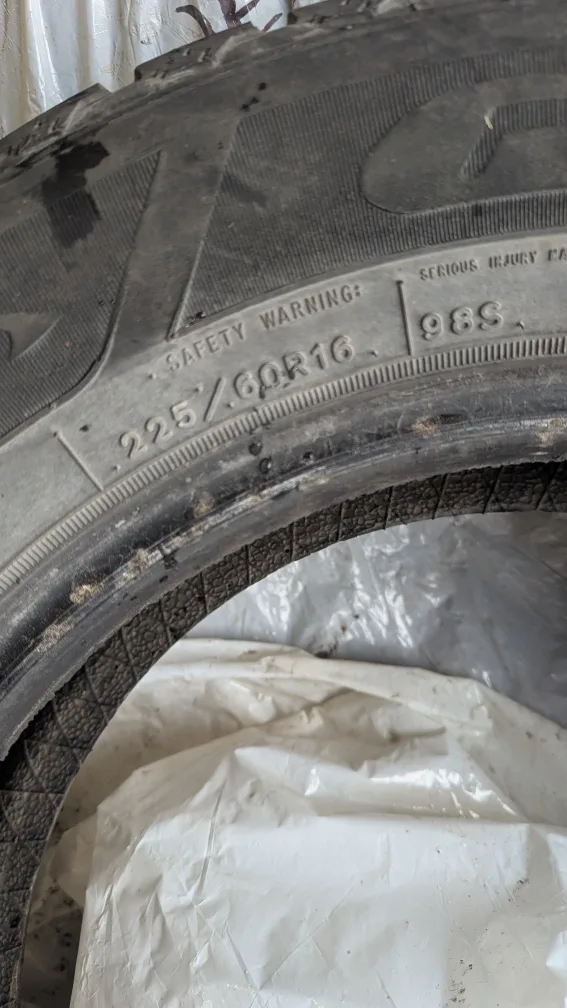 225/60R16 Goodyear nordic Winter Tires image indicator(3)